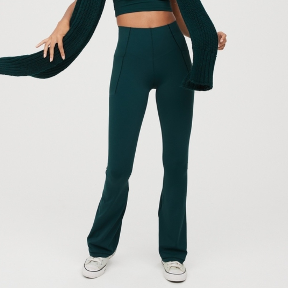 OFFLINE By Aerie Real Me Xtra Hold Up! Pocket Bootcut Legging Size XL